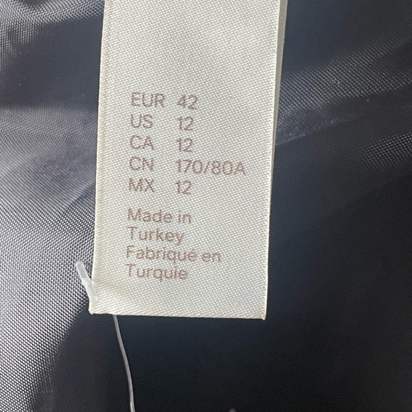 H&M Classic Black A-Line Skirt - Picture 3 of 6